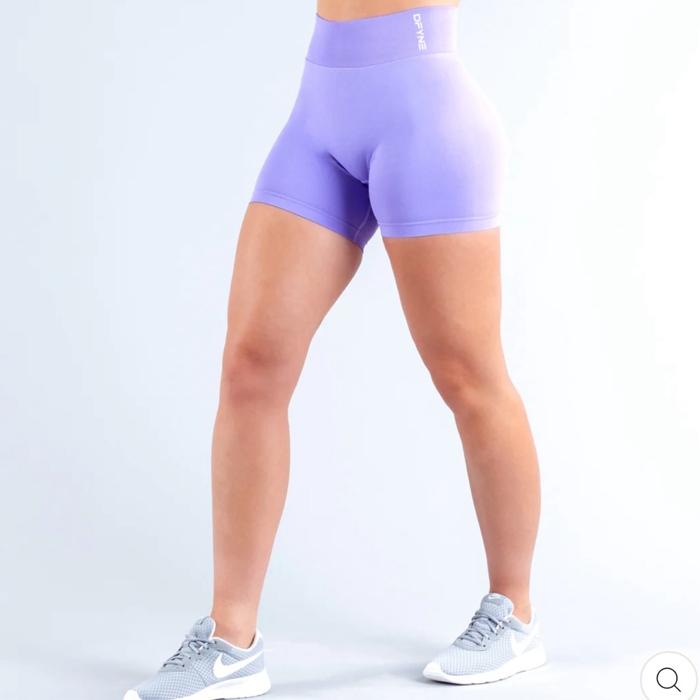 DFYNE Shorts Purple
